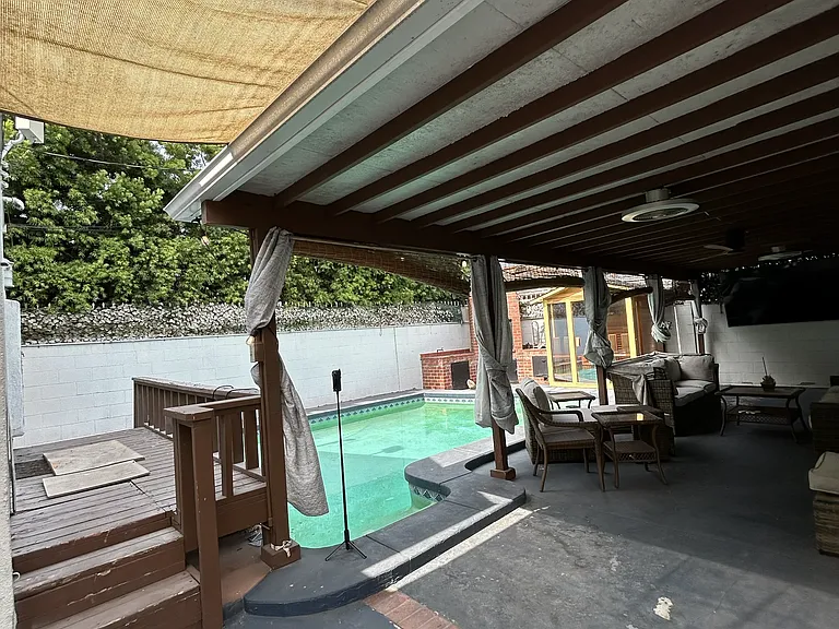 3741 6th Ave — Photo 8