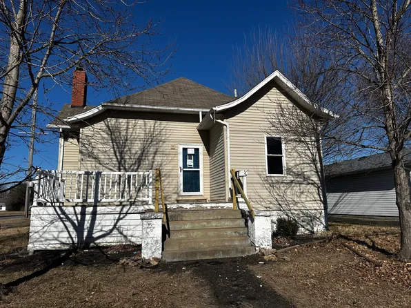 1001 E Oak St, West Frankfort, IL 62896