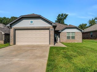 19462 King Ranch Dr, Flint, TX 75762
