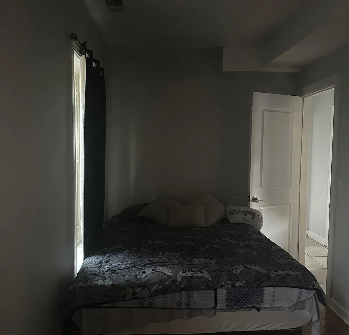 3 bed, 1000 sqft, $1,700 — Photo 2