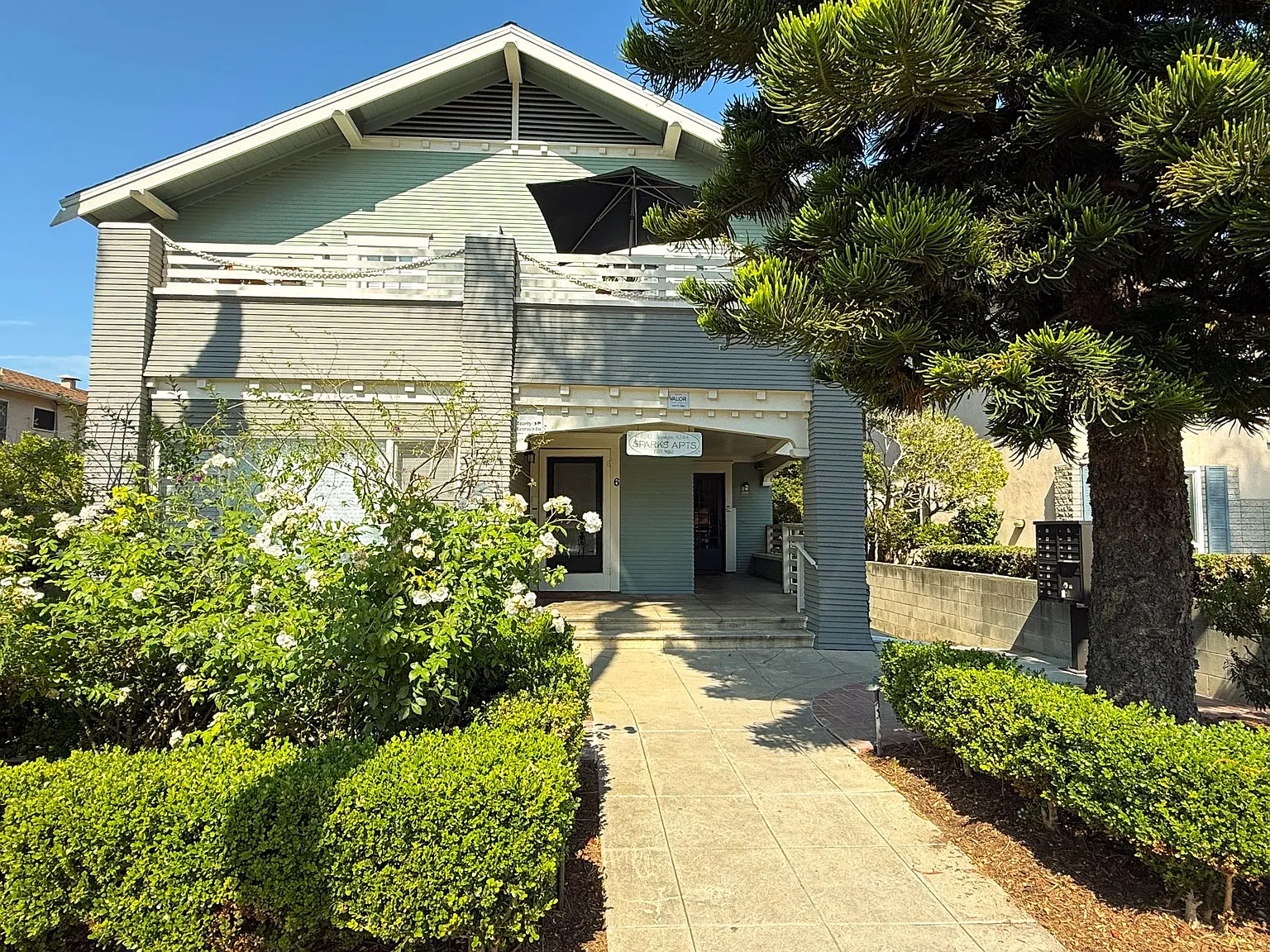 Sparks Apartments — Photo 2