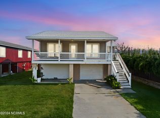 104 Greenville Ave, Carolina Beach, NC 28428
