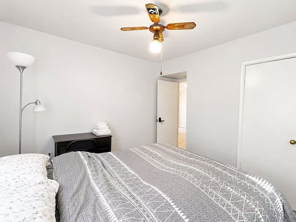 1st image of 9 Harbor Ct