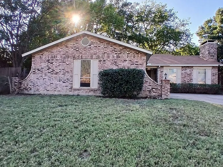 3201 Willow Bnd — Photo 1