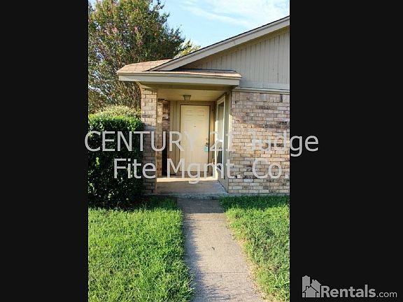 2nd image of 2402 Monte Carlo Dr APT B