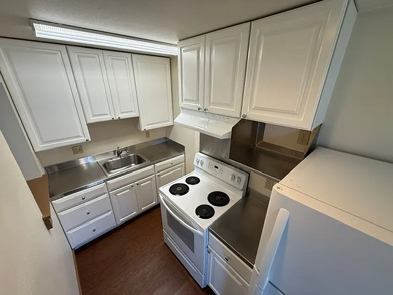 375 Park Ave #1 — Photo 9