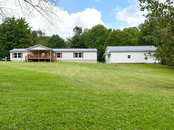 47415 Metz Rd #B, New Waterford, OH 44445