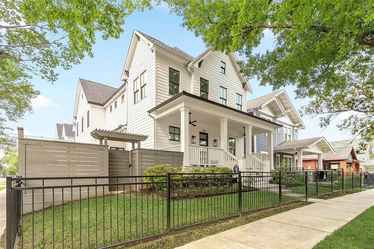 Building Photo - 951 Euclid St