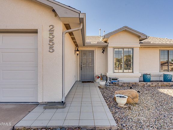 2nd image of 2555 THUNDERBIRD Drive