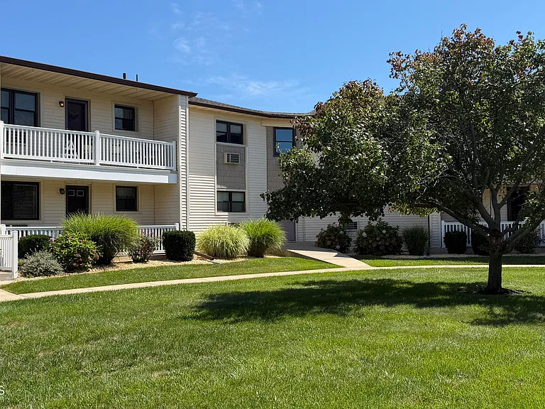 69 Wharfside Dr — Photo 16