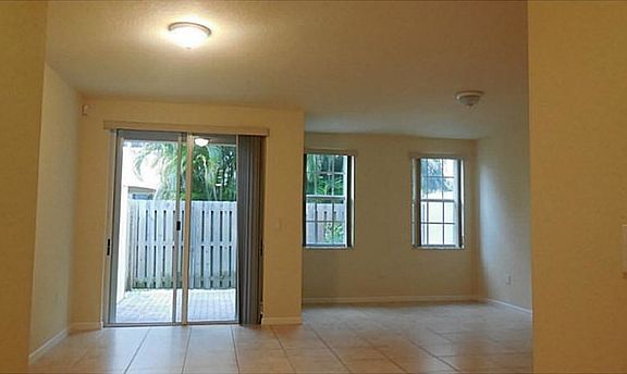5th image of 233 Las Brisas Cir