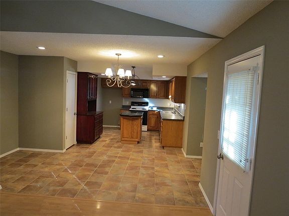 4th image of 1007 N Oriole Ave