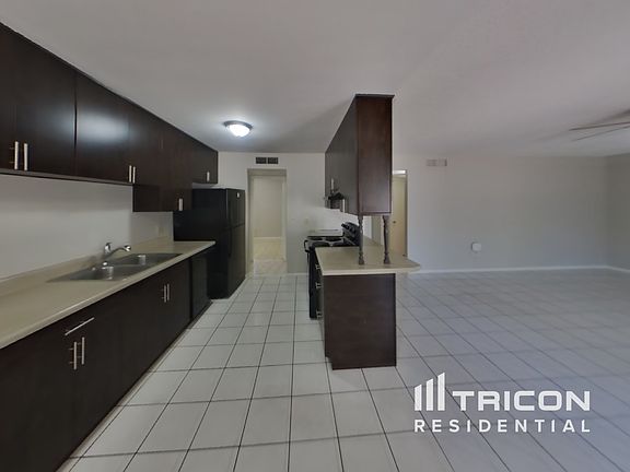 5th image of 8838 W Cinnabar Ave