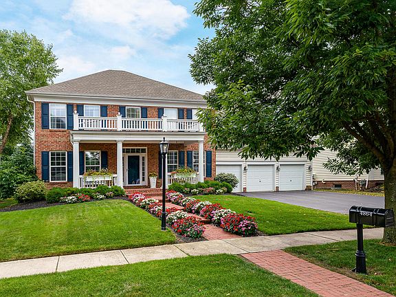 3rd image of 4864 Brooksview Cir