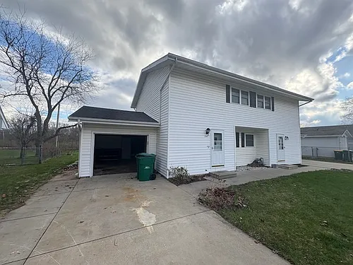 2312 Highland Dr Photo 1