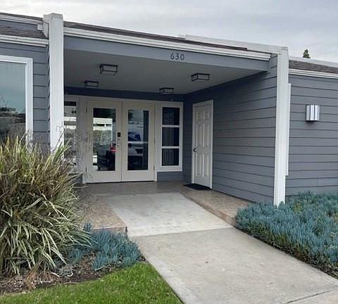 3rd image of 618 Lakeview Ln #15