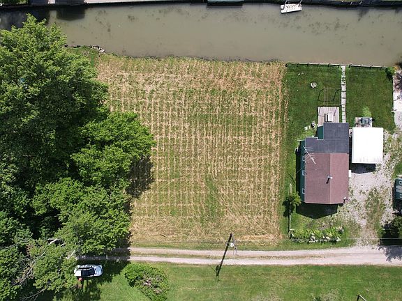 4th image of 12 Harding Ave