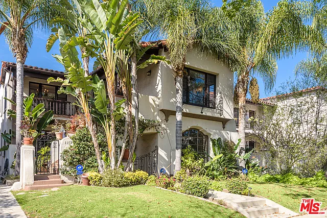 1179 S Hayworth Ave — Photo 1