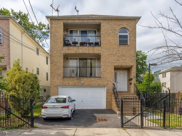 39 Wainwright St, Newark City, NJ 07112