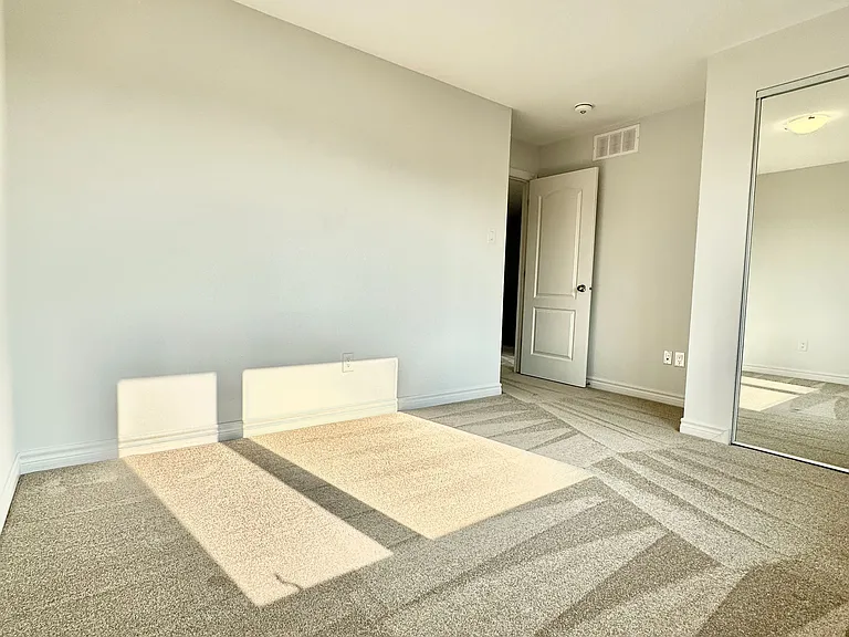 532 Supernova St — Photo 24