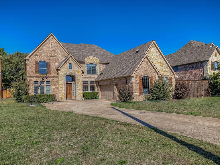 6815 Sawmill Rd — Photo 1