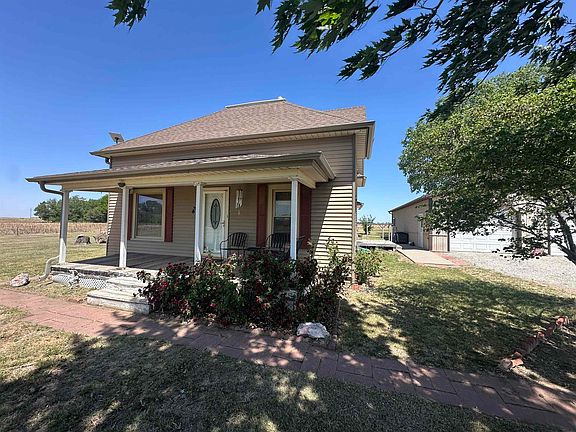 3rd image of 116 SE 60th Rd