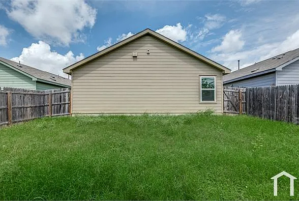 3 bed, 1450 sqft, $1,975 — Photo 4