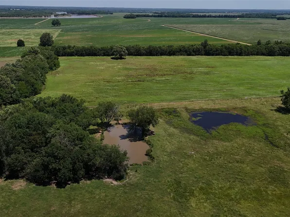 79 County Line Rd #37400, Sumner, TX 75486