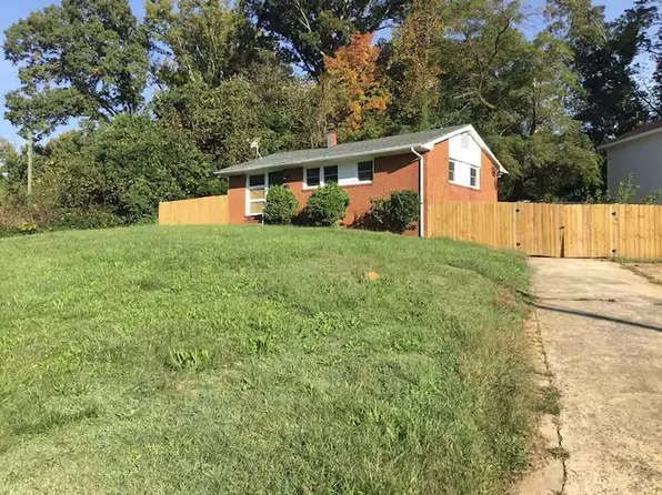 1701 Newcastle St, Charlotte, NC 28216