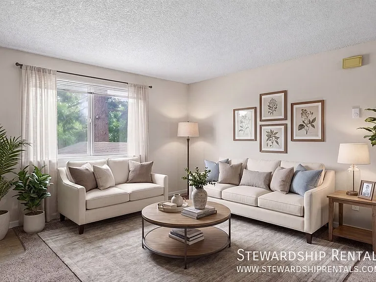 1359 Liberty St NE — Photo 3