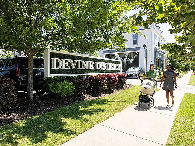 Devine District
