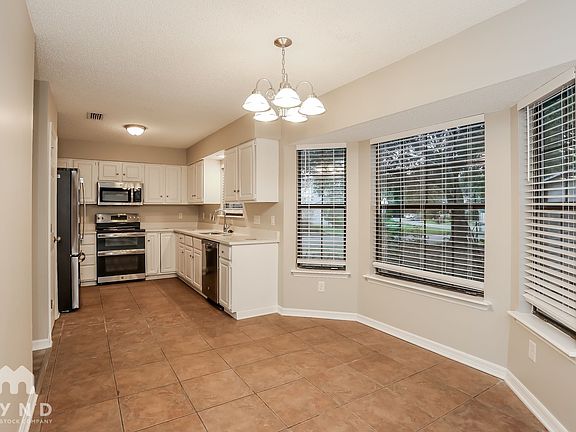 4th image of 5407 Fort Caroline Rd