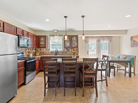 3rd image of 8601 Sedgemoor Dr