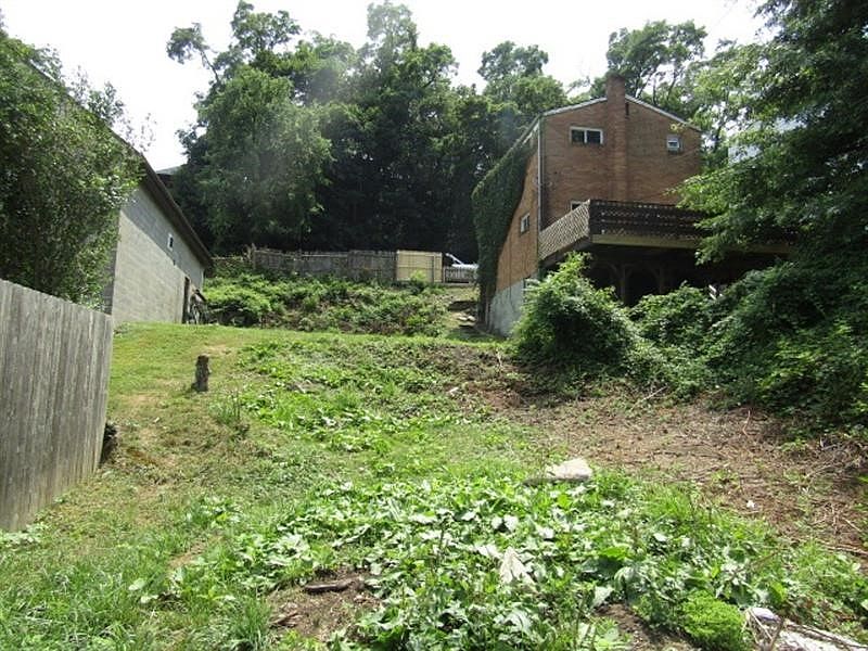 2nd image of 7231 Baker St