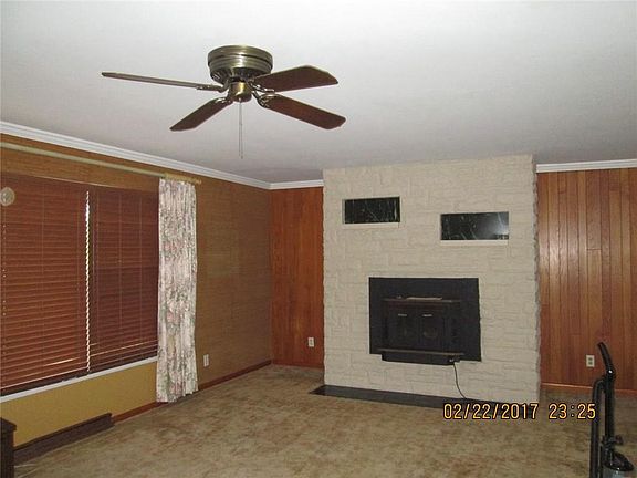 4th image of 1211 Leonard St