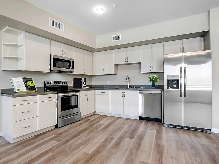 JB Center Apartments — Photo 38