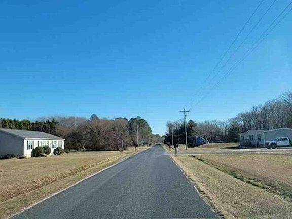 Exterior Neighborhood (street photo)