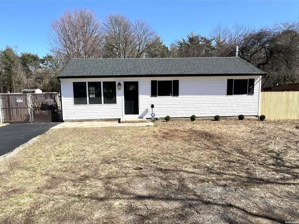 1711 N Thompson Drive, Bay Shore, NY 11706