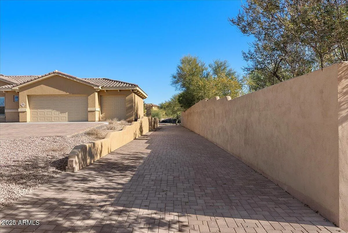 4 bed, 3.5 bath, 3147 sqft, $4,795 — Photo 3