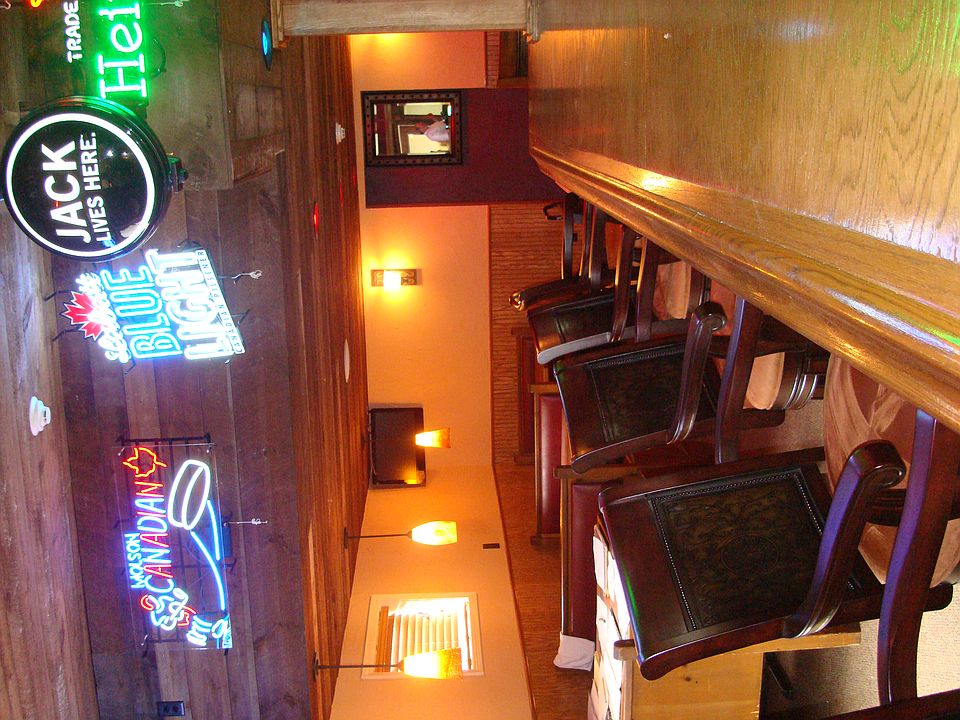 2nd image of 401 E 4th St