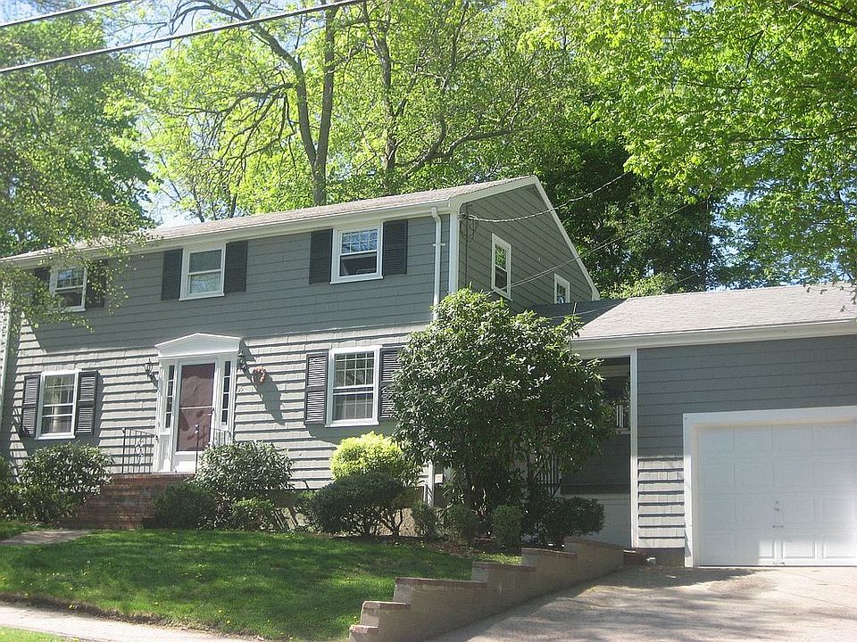 Charming Colonial in Wollaston Golf Coursre neighborhood