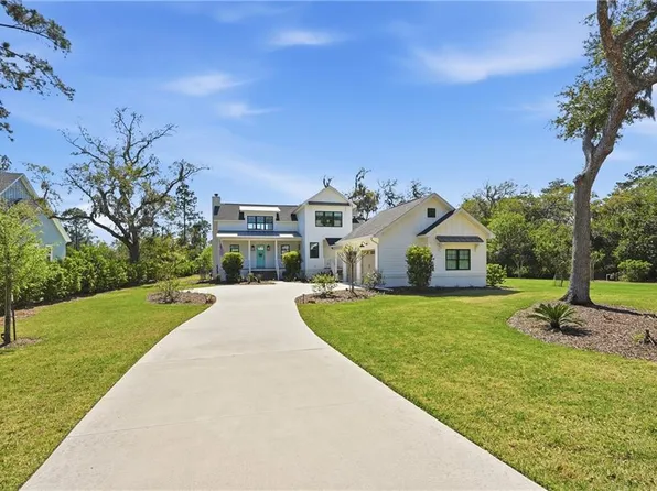 341 Lake Stillwater Dr, Saint Simons Island, GA 31522