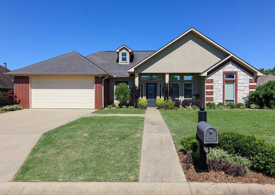 1st image of 3 Bridlewood Dr