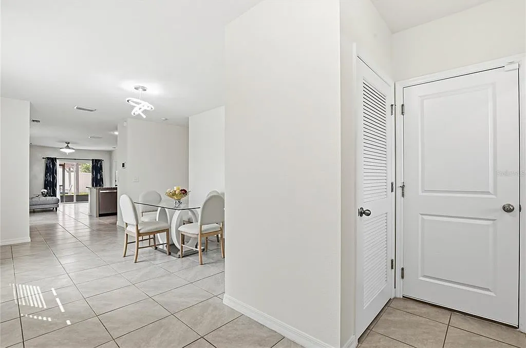 3 bed, 2.0 bath, 1546 sqft, $2,600 — Photo 3