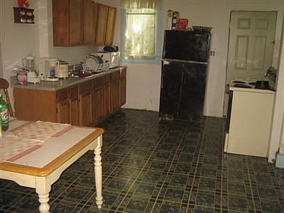 4th image of 1020 W Riverview Ave