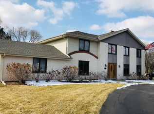 3245 Town Crier Ct, Brookfield, WI 53005