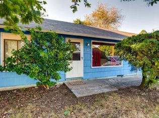 16544 SE Salmon St, Portland, OR 97233