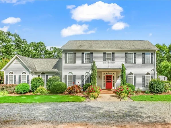 1205 Apple Blossom Ln, Westfield, NC 27053