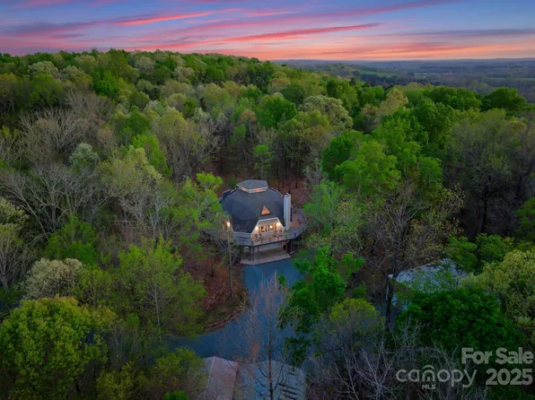 10200 Amsterdam Dr, Mount Pleasant, NC 28124