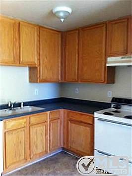 2nd image of 312 N Queens Ct